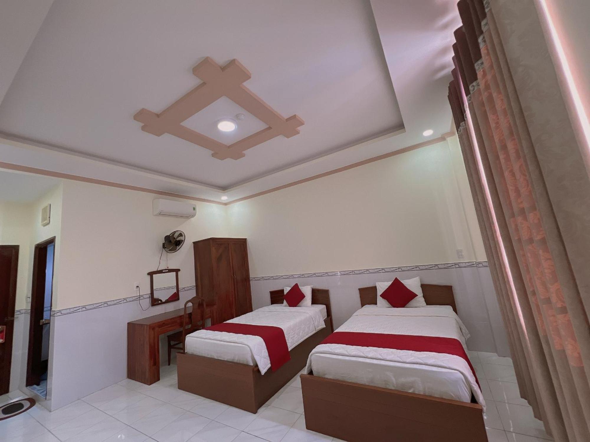 Hoang Duc Hotel Chau Doc Exterior photo