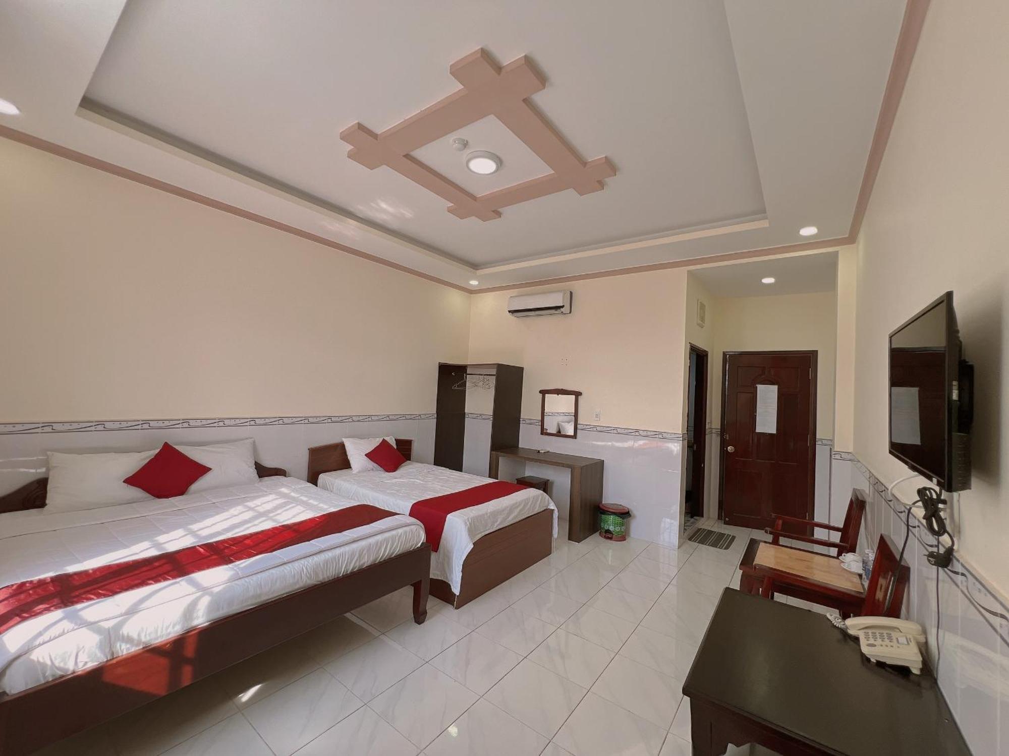 Hoang Duc Hotel Chau Doc Exterior photo
