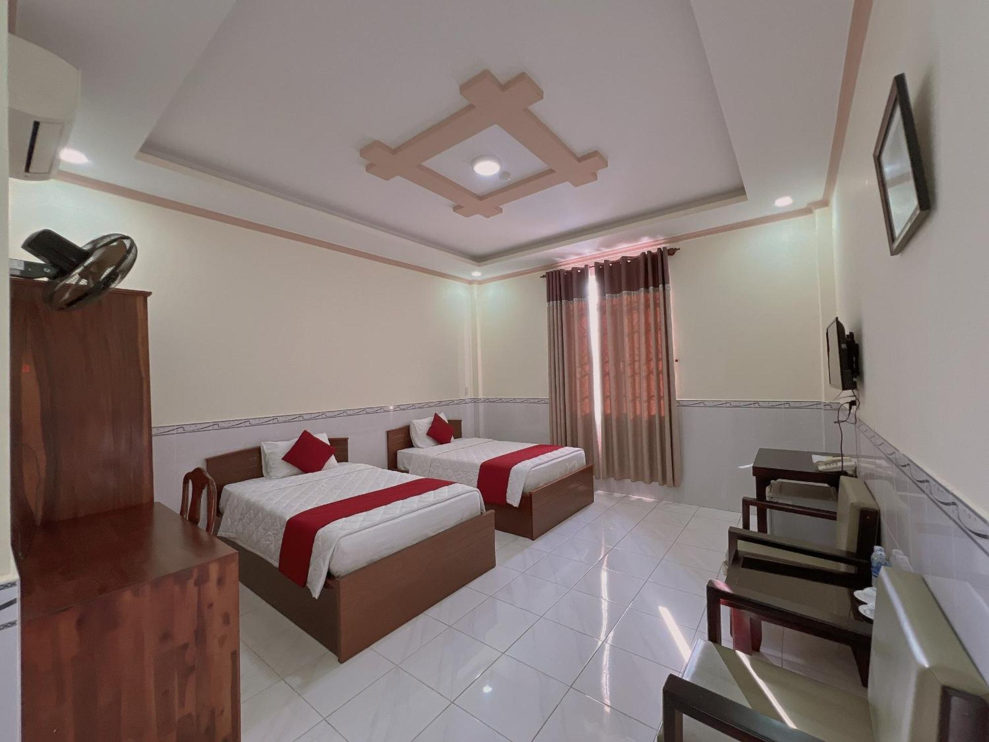 Hoang Duc Hotel Chau Doc Exterior photo