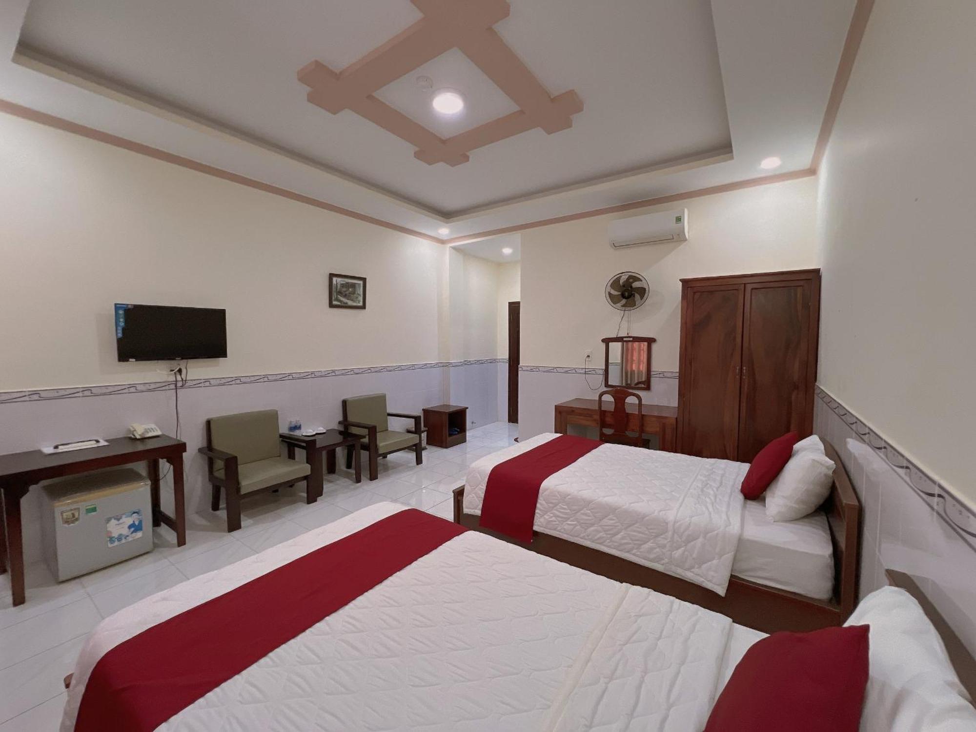 Hoang Duc Hotel Chau Doc Exterior photo