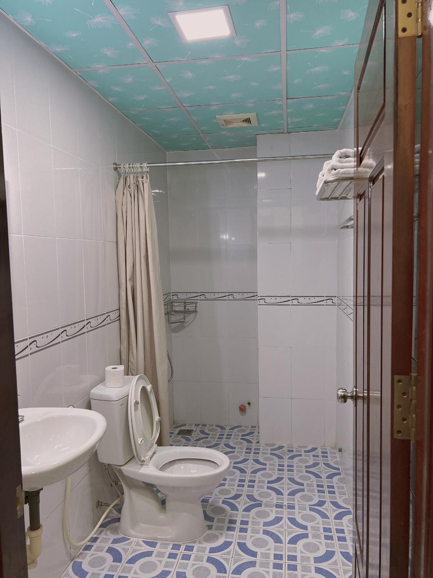 Hoang Duc Hotel Chau Doc Exterior photo