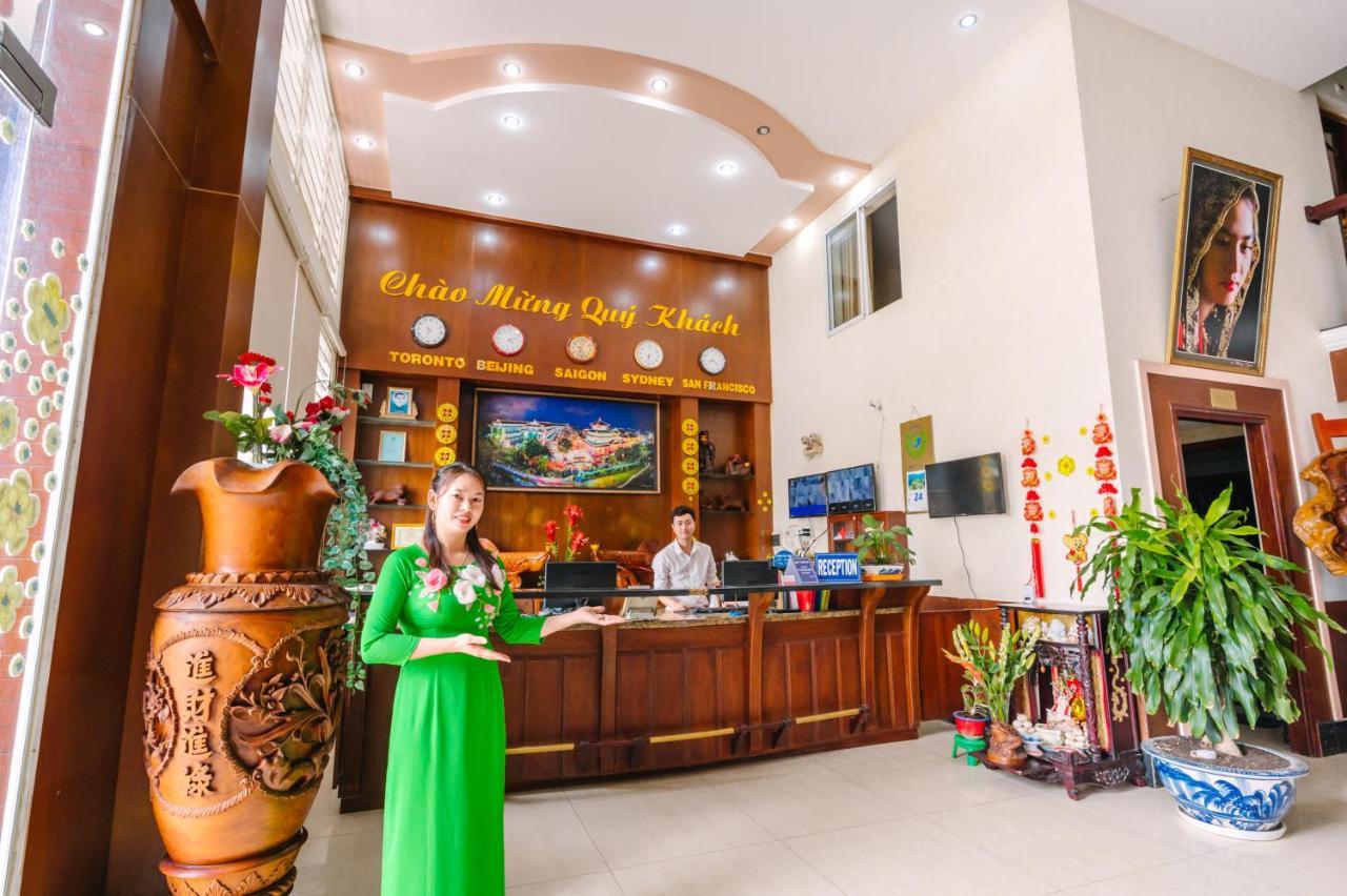 Hoang Duc Hotel Chau Doc Exterior photo