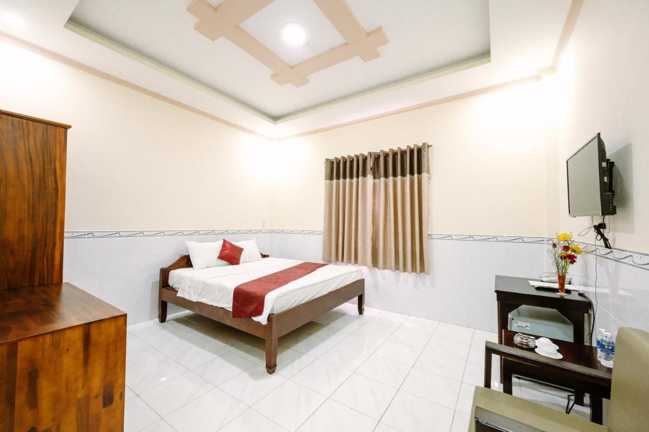 Hoang Duc Hotel Chau Doc Exterior photo