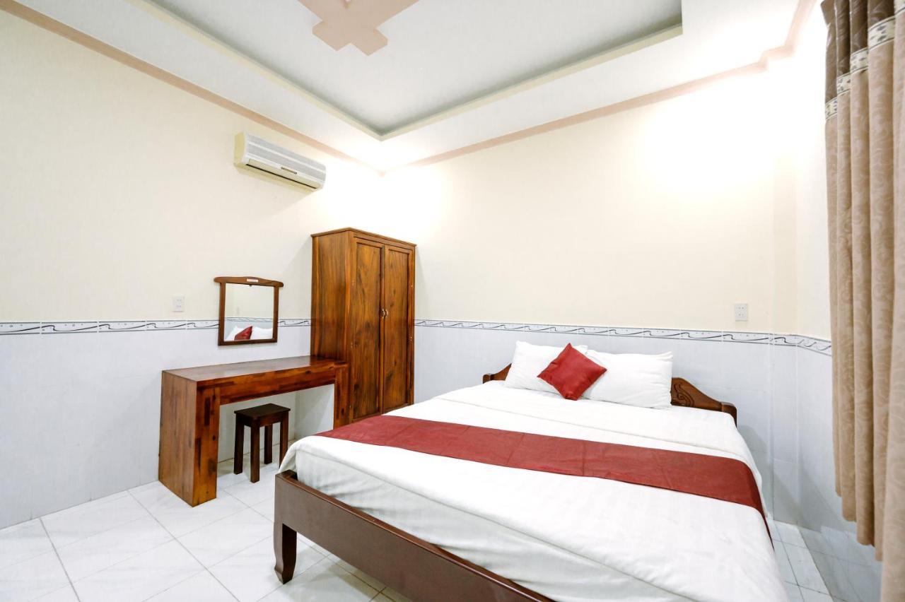 Hoang Duc Hotel Chau Doc Exterior photo