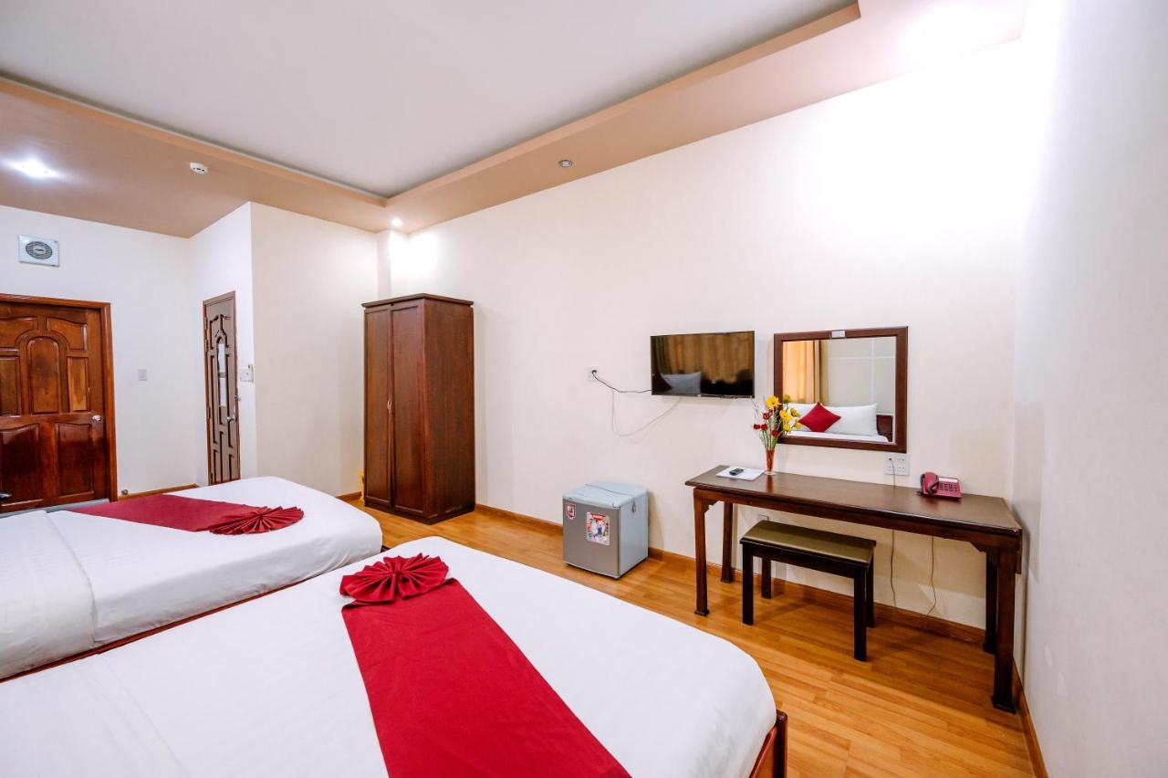 Hoang Duc Hotel Chau Doc Exterior photo