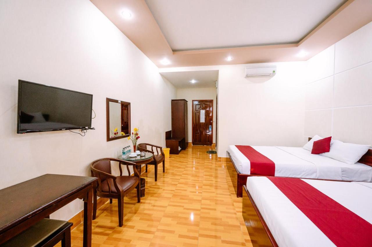 Hoang Duc Hotel Chau Doc Exterior photo